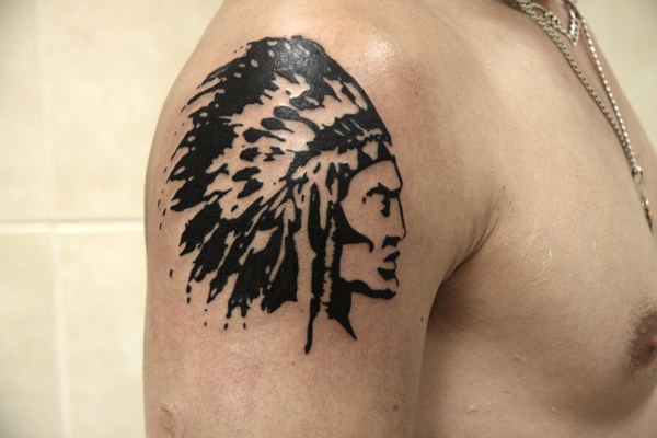 черно-белая татуировка