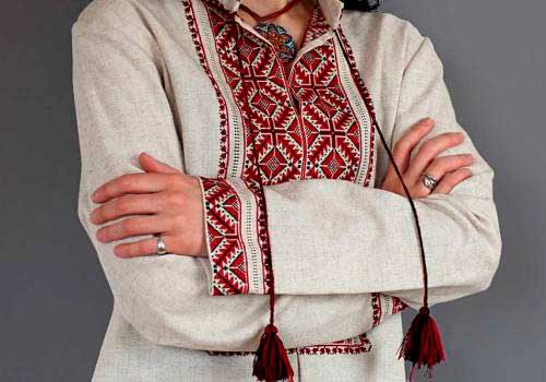 мода на украинскую вышивку